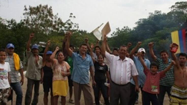 Campesinos bloquean vía en Norte de Santander
