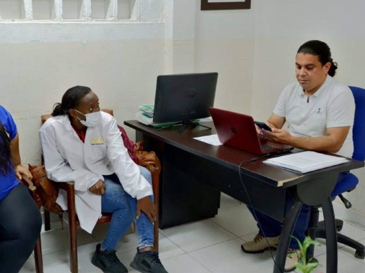 Investigan posible intoxicación con productos del PAE en Cartagena