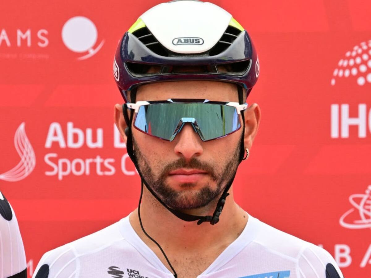 Video: Fernando Gaviria sufrió fuerte caída en la quinta etapa del UAE Tour