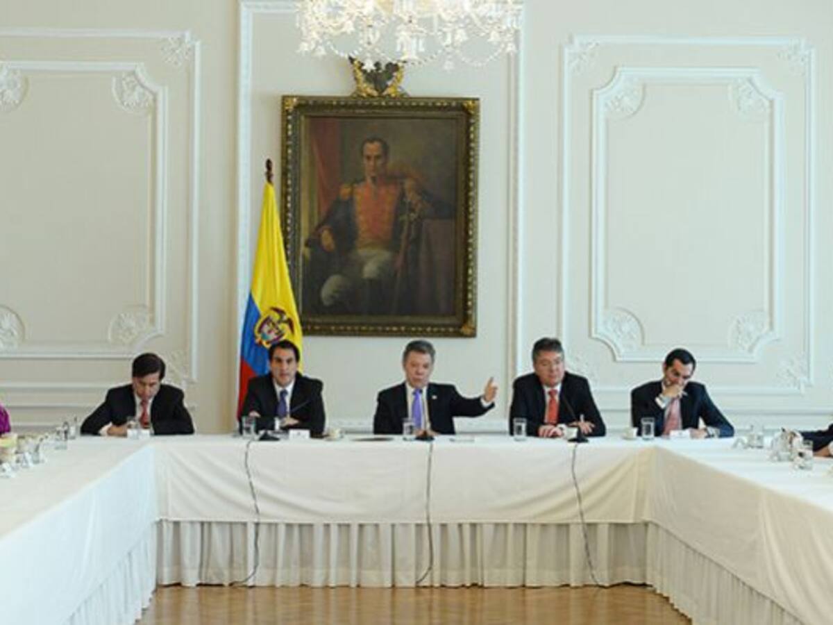 Santos reconoce a Conservadores que lo de OEA fue una ‘derrota diplomática’