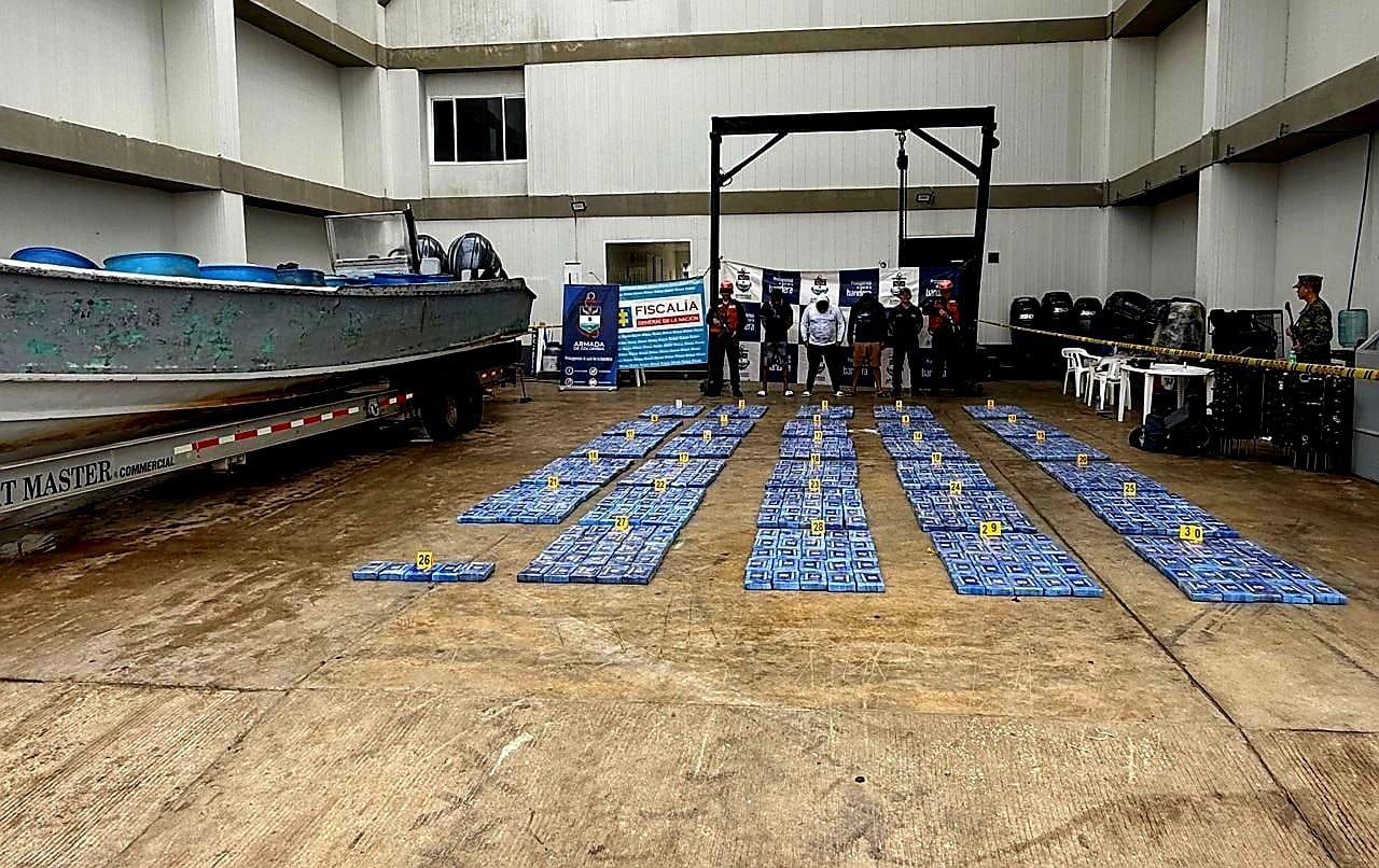 Cocaína incautada en el mar de Urabá- foto armada de Colombia