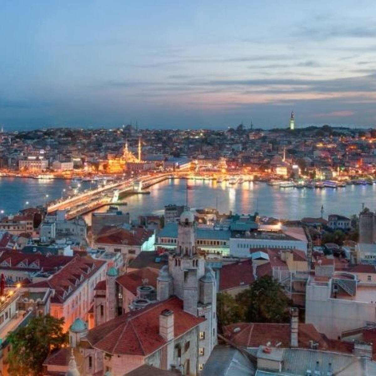 Un atacante muerto y otros dos heridos en tiroteo frente al consulado israelí en Estambul