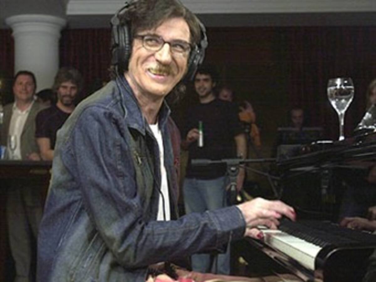Charly García celebrará sus 59 años con amigos y un fan ganador de concurso