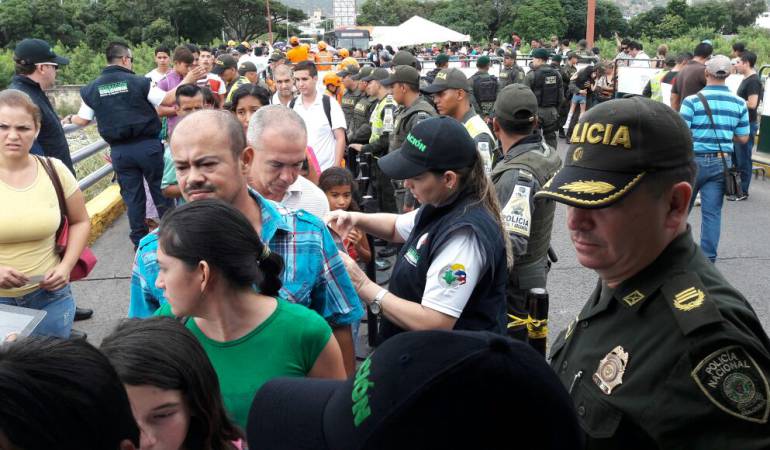 En completa normalidad los venezolanos cruzaron los puentes internacionales.