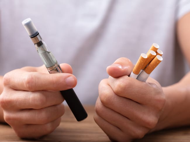 Imagen de referencia de tabaco y cigarrillo electrónico. Foto: Getty Images.