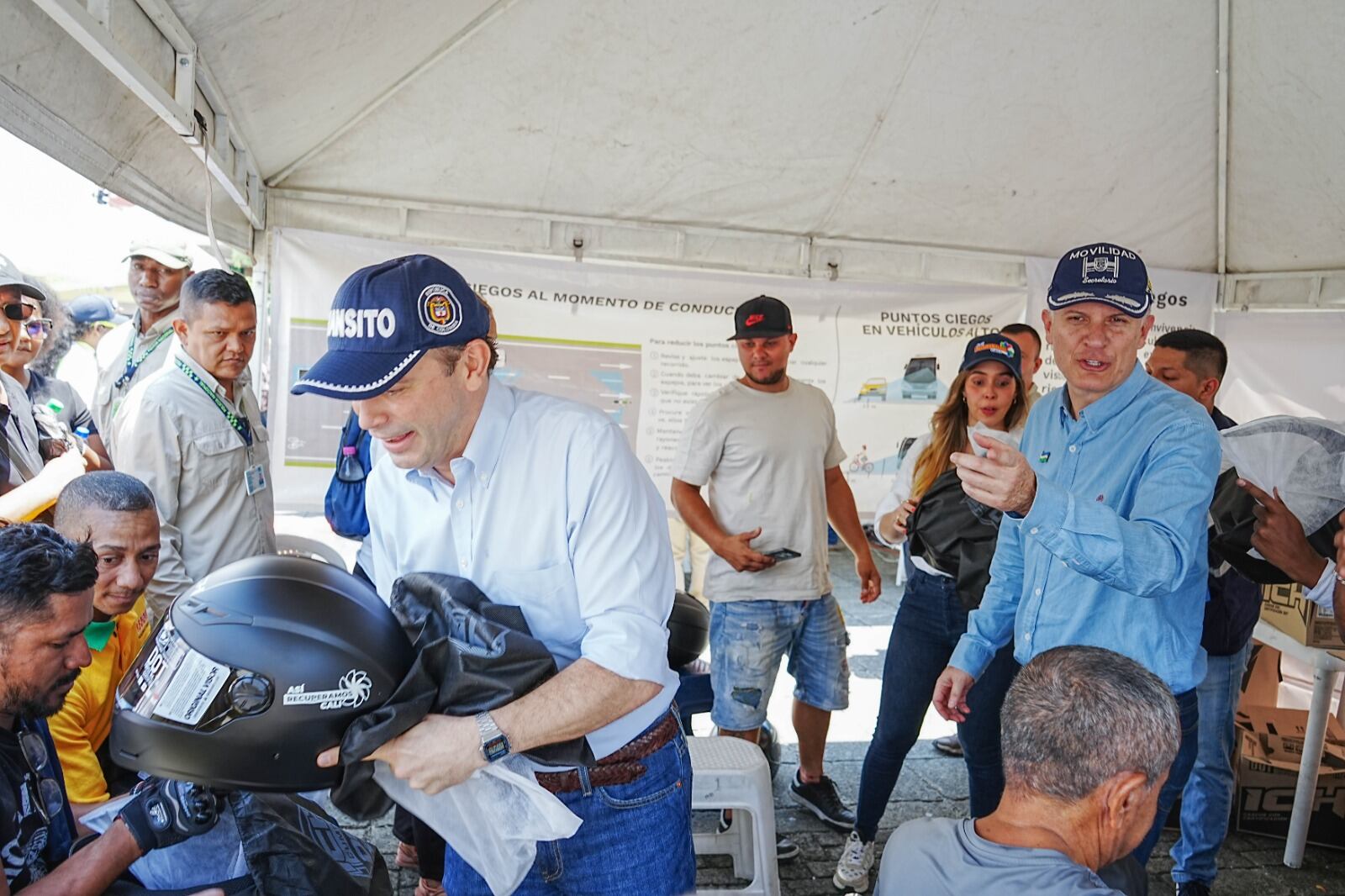 Cali: refuerzan educación vial con entrega de cascos, simulaciones de accidentes y capacitaciones