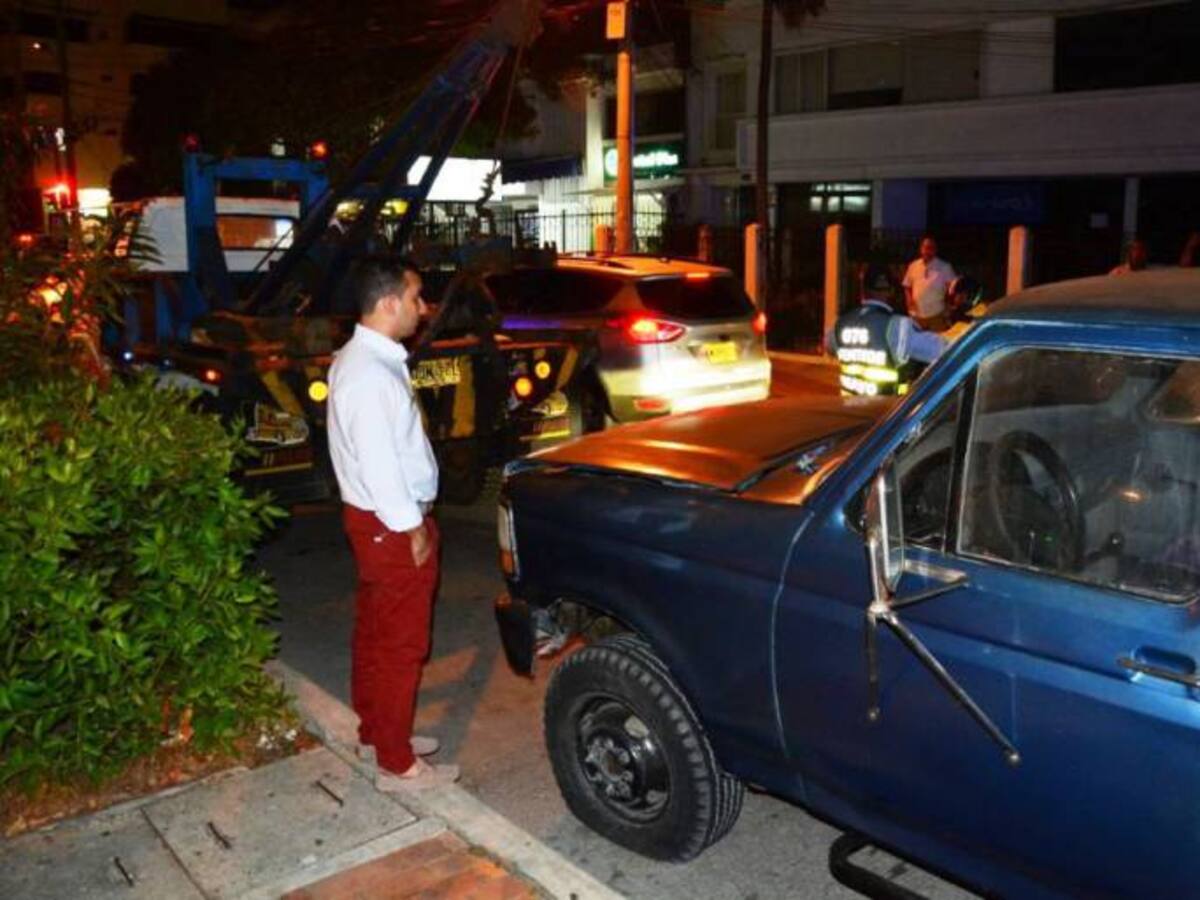 Director del DATT lidera campaña Muevette, quitando vehículos abandonados