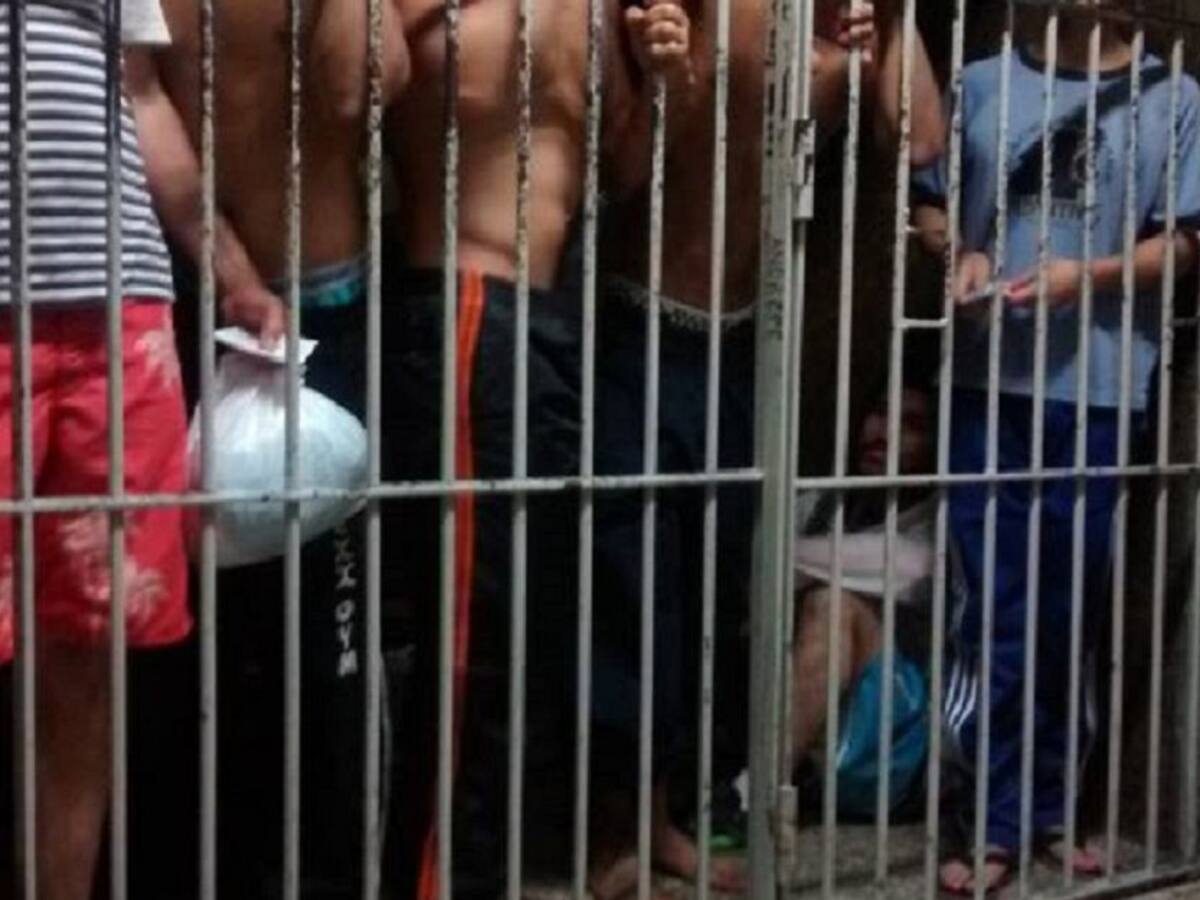 Frustran fuga masiva de detenidos de una estación de Policía de Medellín