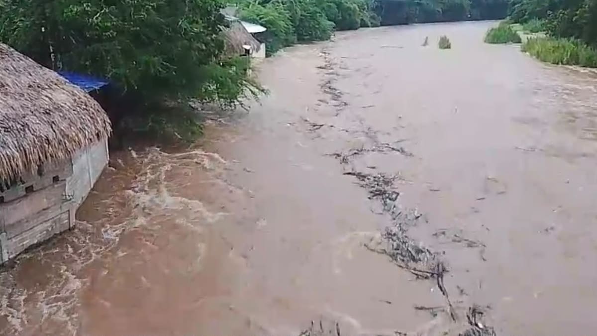 Fuertes lluvias generaron emergencias en San José de Uré y Pueblo Nuevo, Córdoba