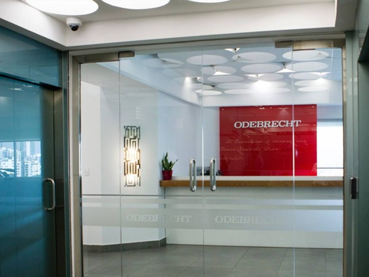 Los funcionarios del distrito investigados por contratos del Acueducto y Odebrecht