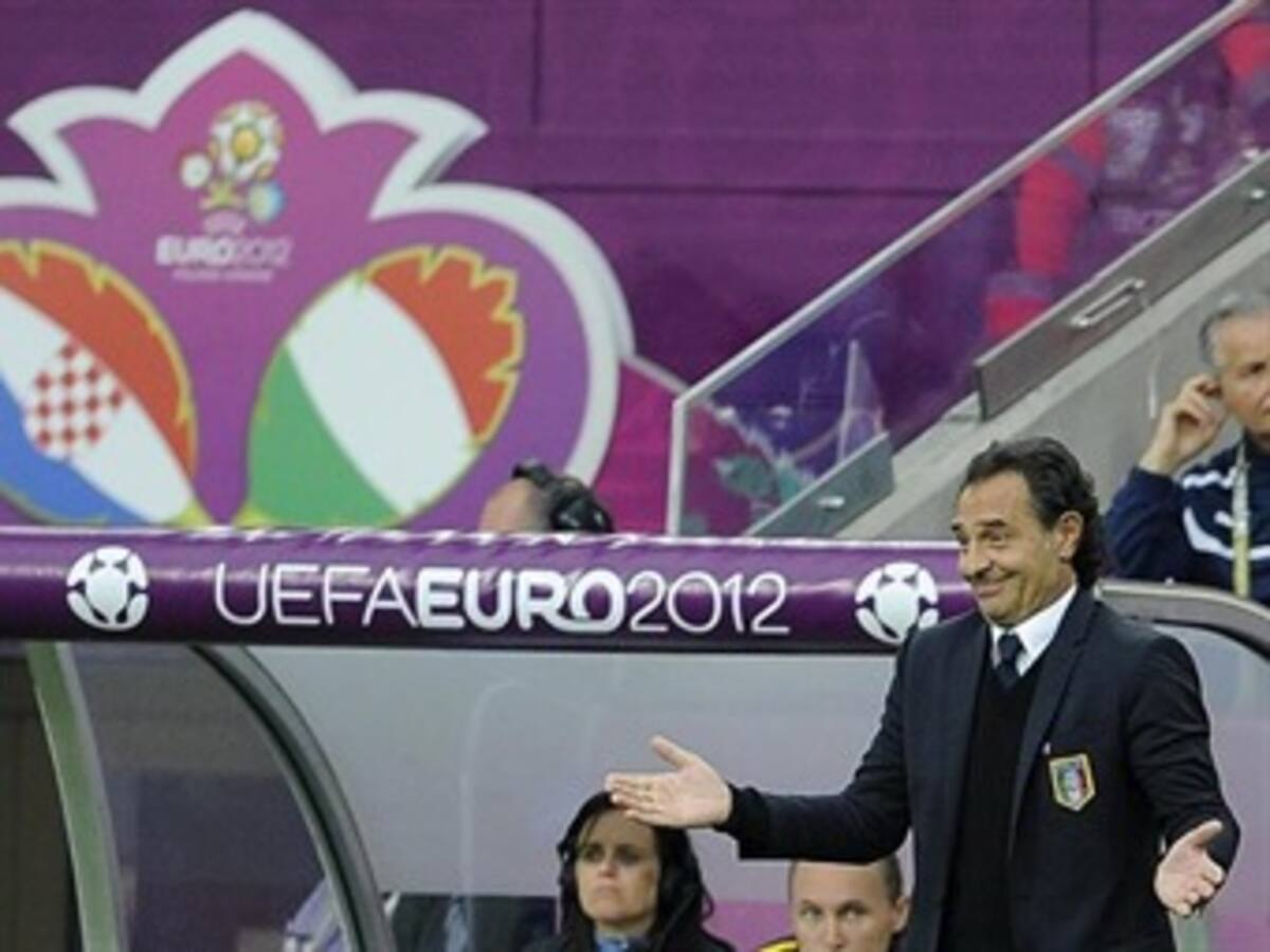 Prandelli: 'Italia no debe ceder a la cultura de la sospecha'