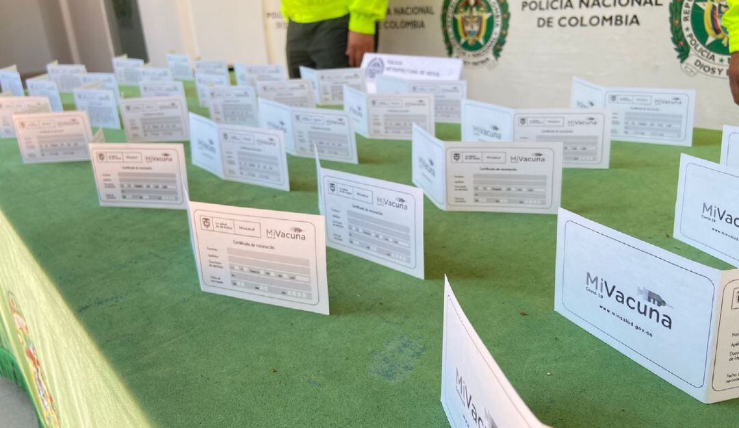 En Neiva vendían carnet Covid a 30 mil pesos.