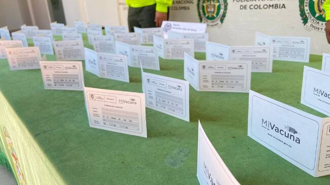 En Neiva vendían carnet Covid a 30 mil pesos.