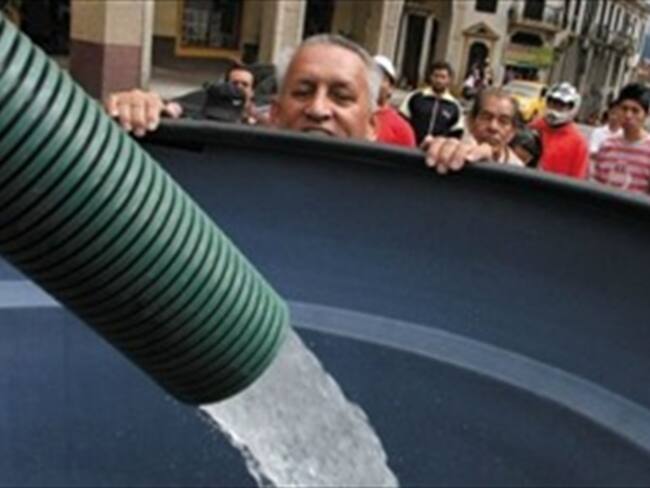 &#8203;Universidad Nacional suministra agua por emergencia en Tumaco