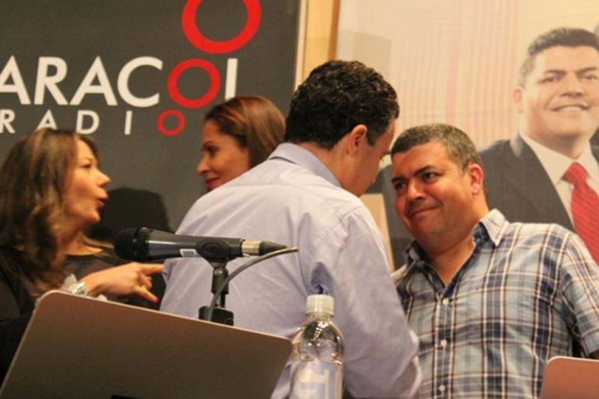 Darío Arizmendi y su equipo desde la ciudad más innovadora del mundo, mostrando lo mejor de Antioquia y sus gentes. Foto: Caracol Radio.