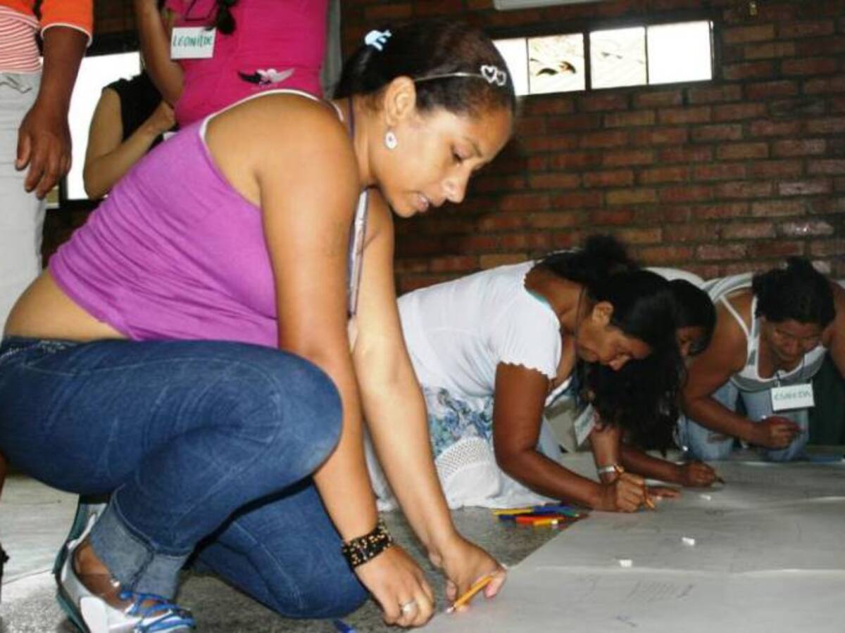 Mujeres víctimas del conflicto en Bolívar aplaudieron Nobel de Paz para Presidente Santos
