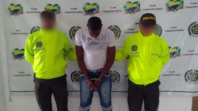 Carlos Andrés Caicedo Moreno, conocido como alias Bachilo, fue capturado por las autoridades en el municipio de Palmira. Foto: Policía Nacional