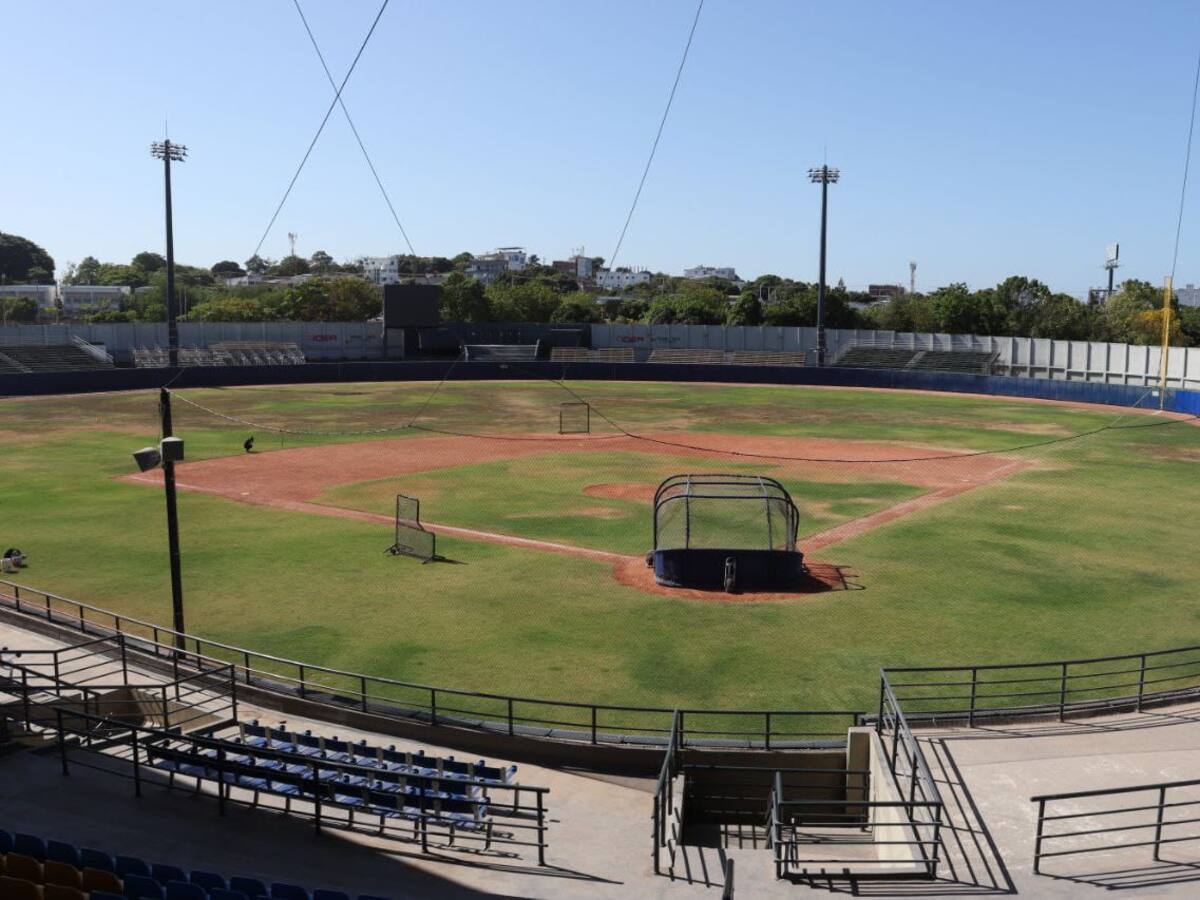 Estadio de béisbol 11 de Noviembre estará cerrado para recuperación del césped