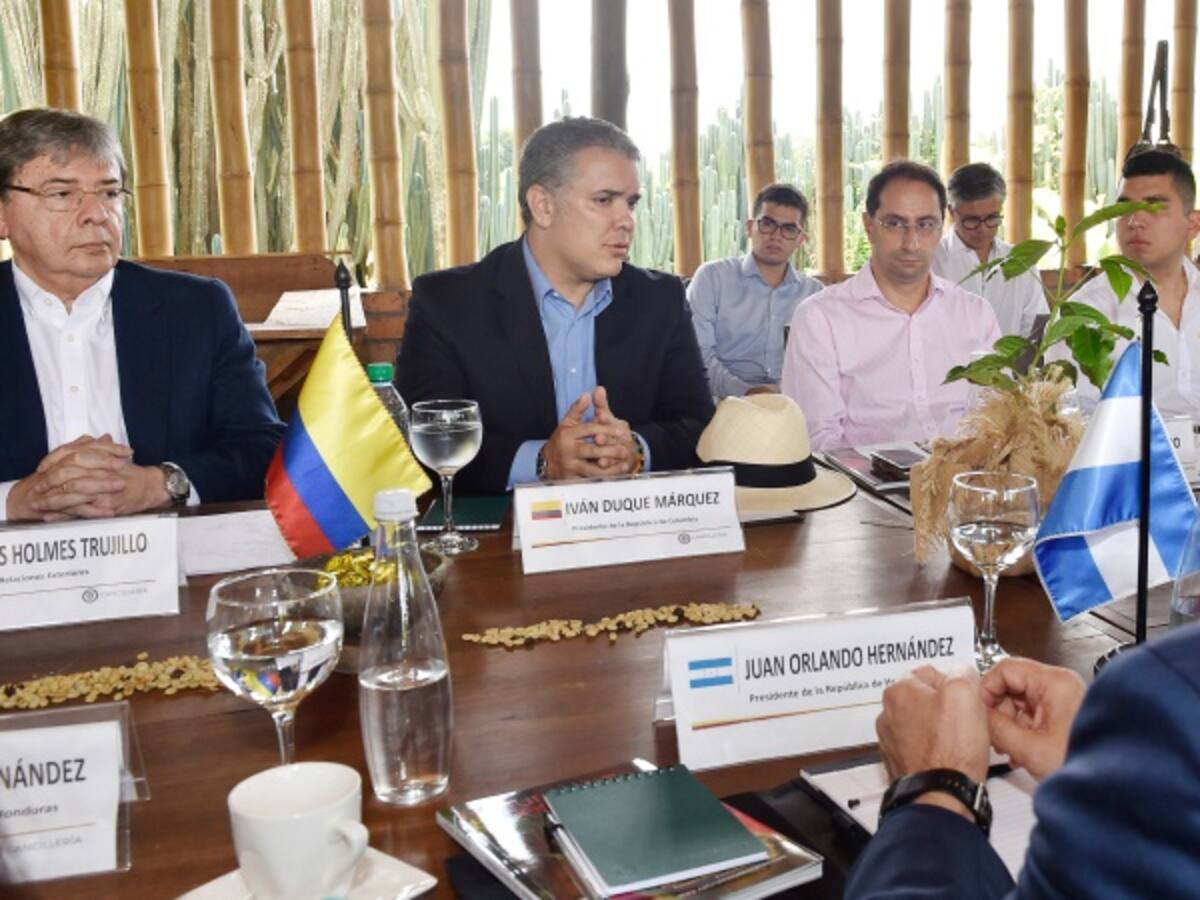 Presidente Duque sufre malestar de salud en Armenia