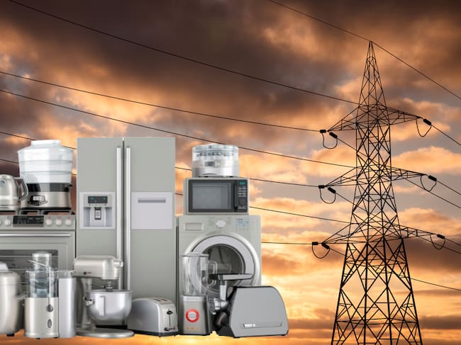 Imagen de referencia. Electrodomésticos y torre eléctrica: Getty Images.