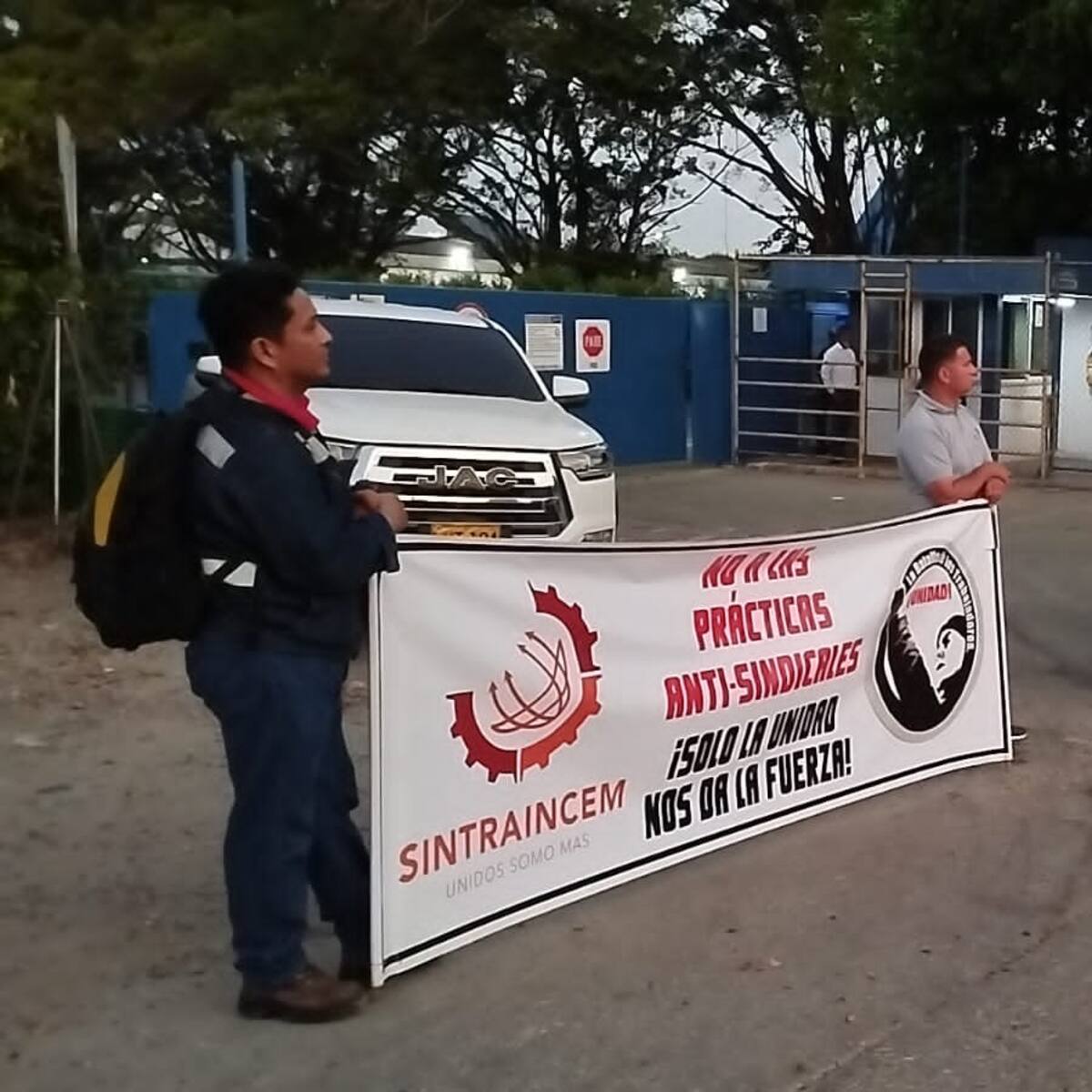Protesta en las afueras de Atún Van Camps en Mamonal tras presuntos abusos laborales