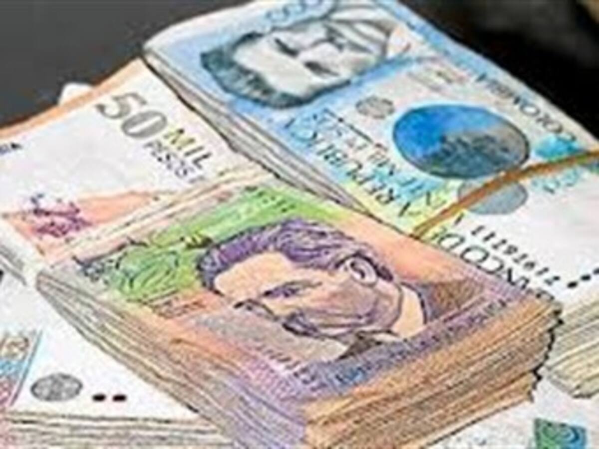 Menos dinero circulante para cerrar paso a la ilegalidad, propone presidente de Colpatria