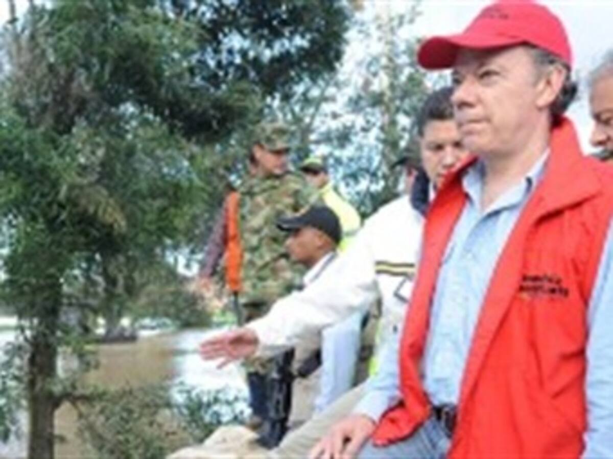 Santos dice que el Gobierno no ha sido negligente en prevención y atención durante segunda ola invernal
