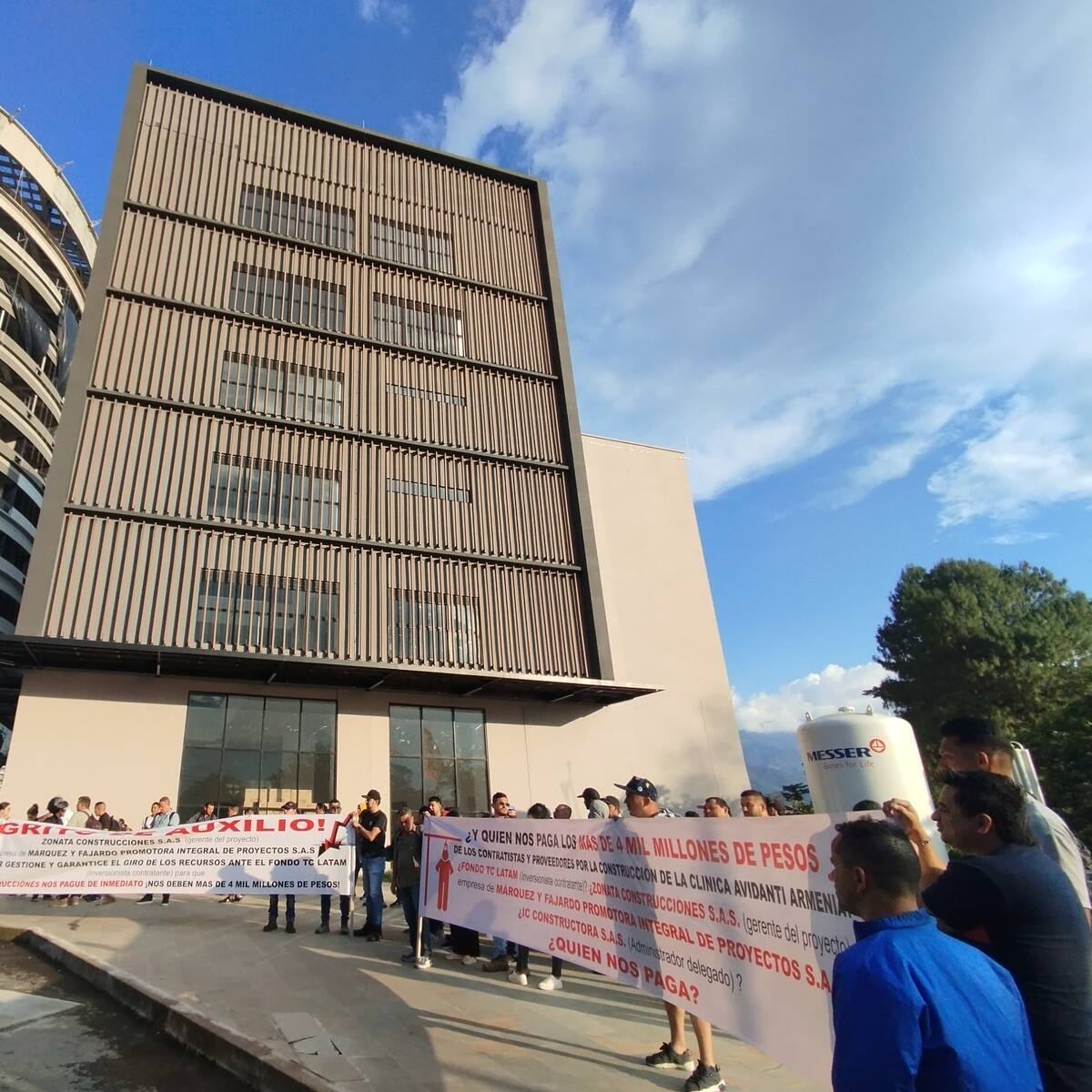 ¿Qué dijeron Márquez y Fajardo y Zonata Construcciones sobre clínica Avidanti, Armenia?