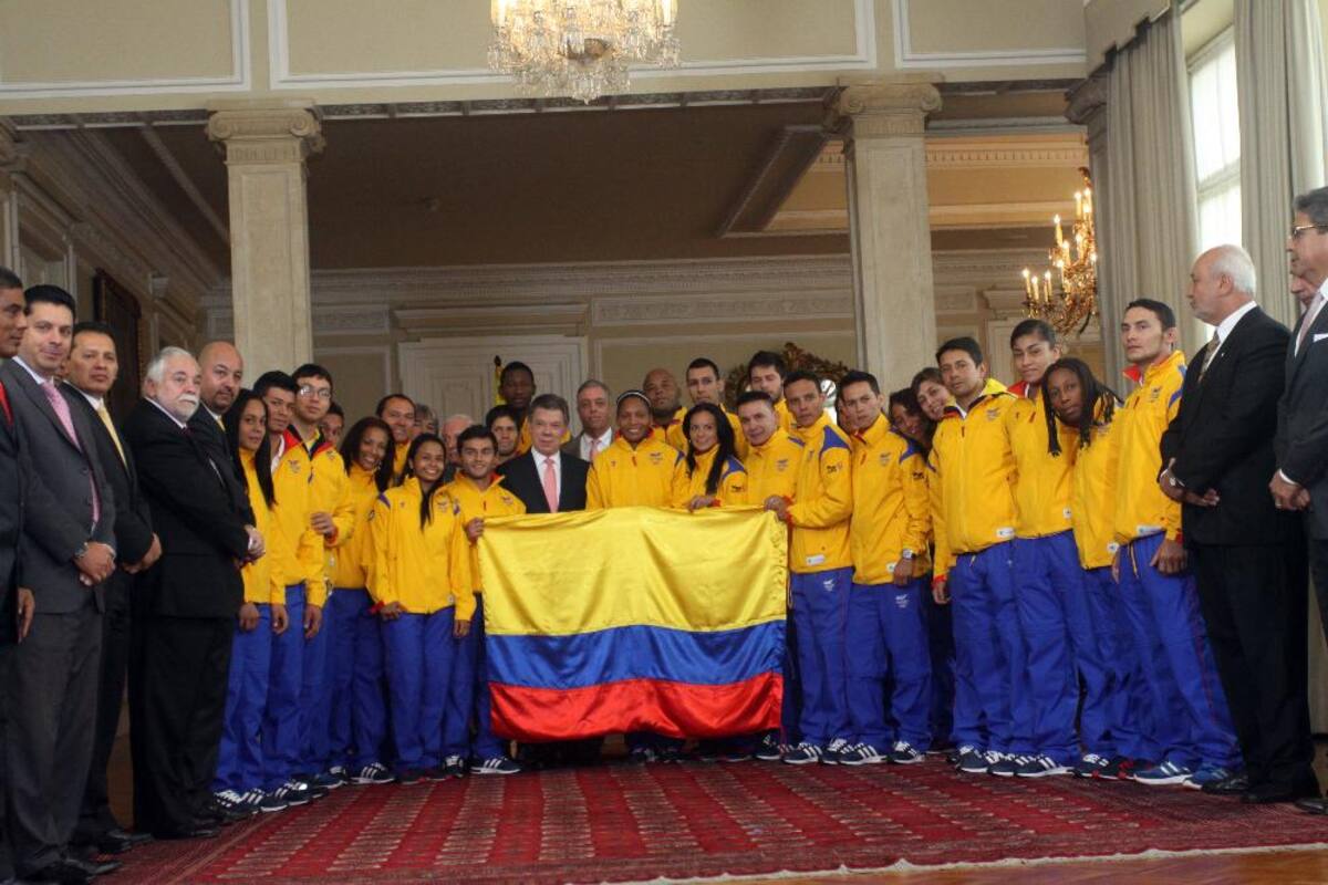 La judoca Yuri Alvear recibió la bandera antes de partir a las justas que se realizarán en Santiago de Chile del 7 al 17 8 de marzo.