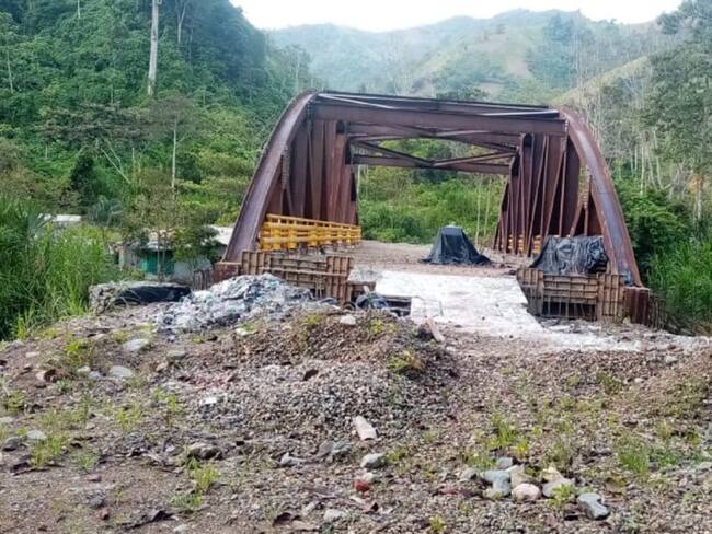 Campesinos denuncian abandono en el proyecto anillo vial para la paz