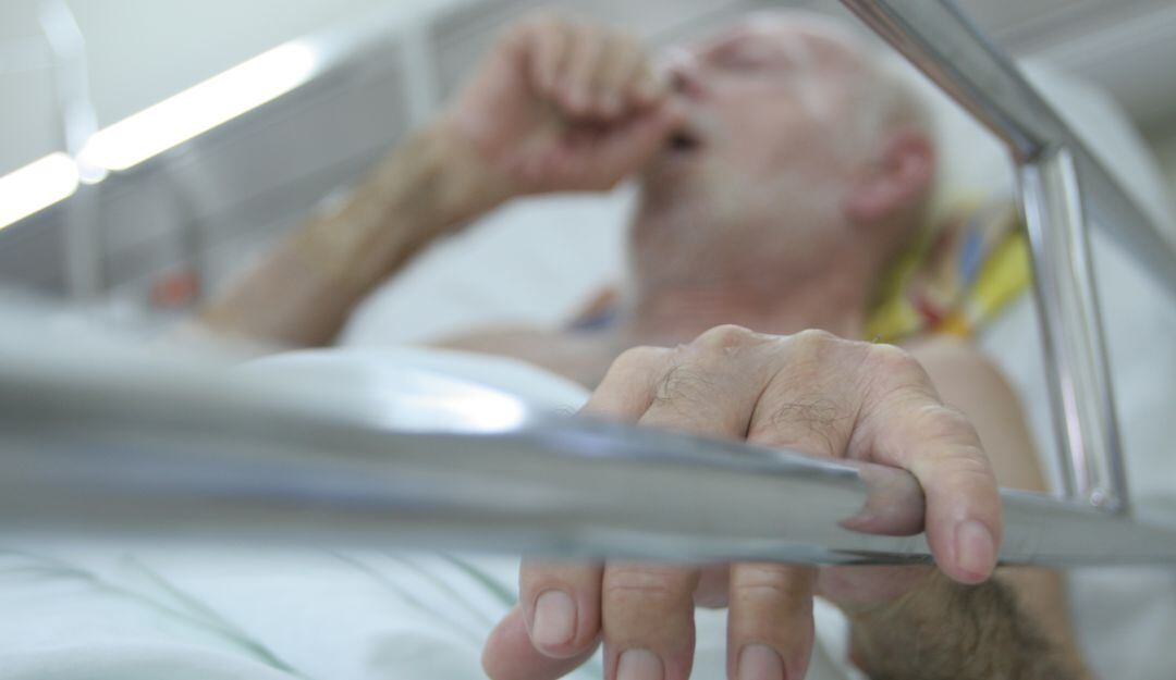 Conferencia Episcopal presenta cartillas contra la eutanasia