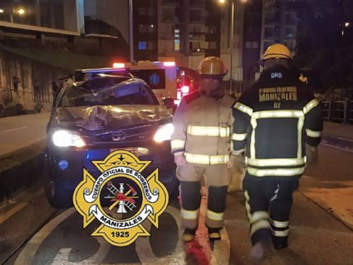 Un vehículo se volcó cerca al sector de El Trébol en Manizales