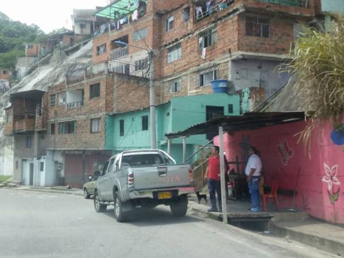 Inquietante invasión de zonas aledañas a carretera entre Bucaramanga y Pamplona