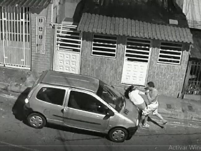 Identifican al agresor que golpeó brutalmente a mujer en Floridablanca