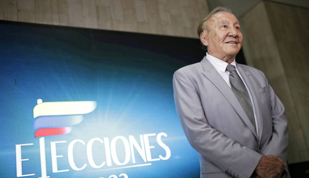 "Todos quieren conmigo": Rodolfo Hernández publicó polémica foto