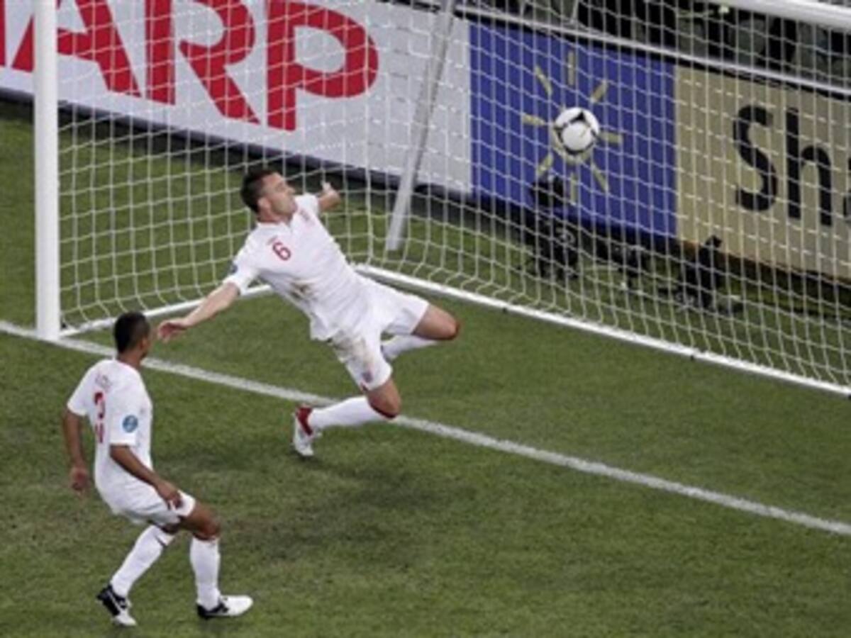 Blatter insiste en la necesidad de implementar la tecnología en la raya de gol