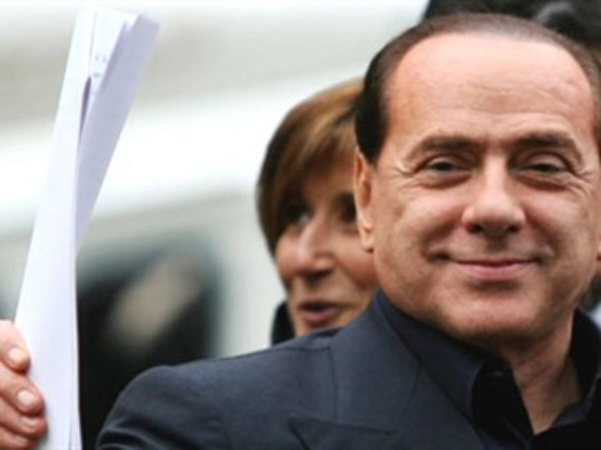 Berlusconi escribe una canción para reconquistar a su mujer