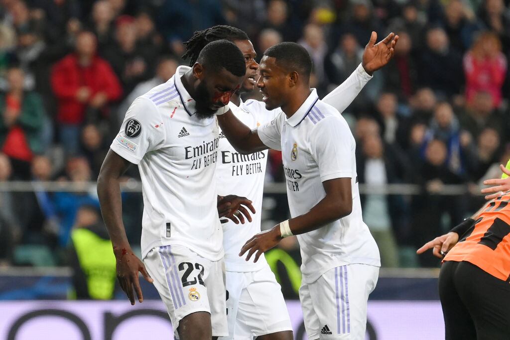 Antonio Rudiger de Real Madrid celebra tras anotar el gol del empate y recibir el golpe con el arquero del Shakhtar Donetsk (Photo by Adam Nurkiewicz/Getty Images)