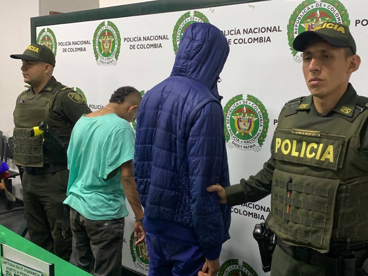 Hombres que habían hurtado en un negocio de comidas rápidas fueron capturados