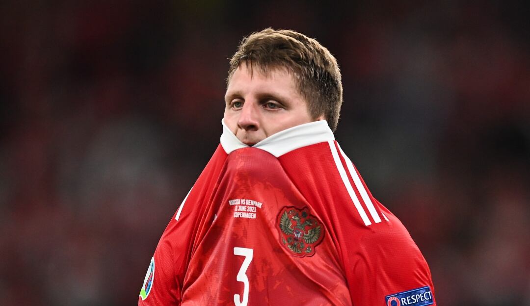 Igor Diveev, jugador de la selección de Rusia, se lamenta durante la pasada Eurocopa.