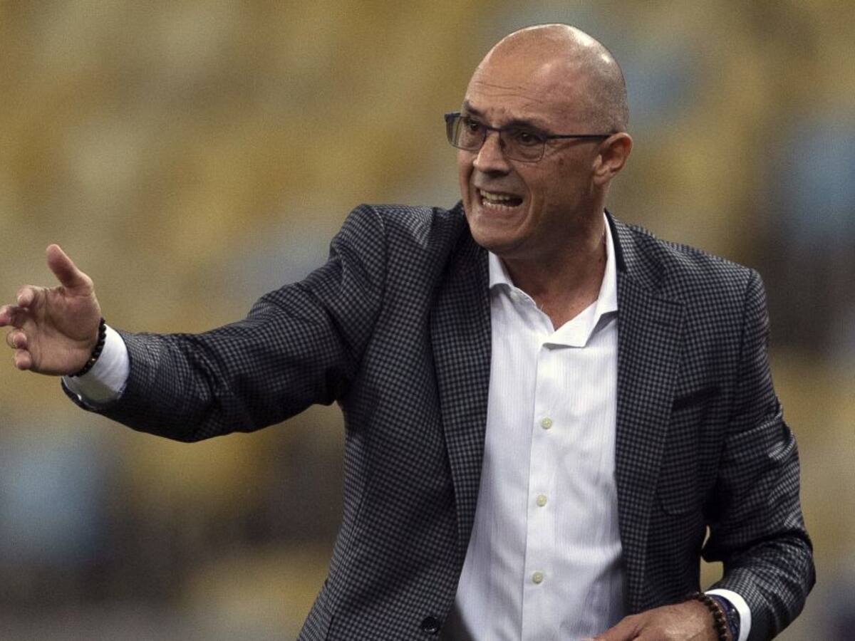 Arias: "Deseo que Dinenno se quede, pero si se quiere ir, nada que hacer"