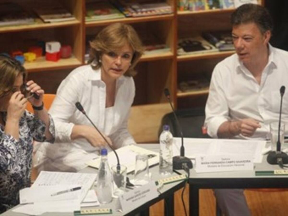 Mincultura ve "enormes posibilidades" de que Santos vaya a la reelección