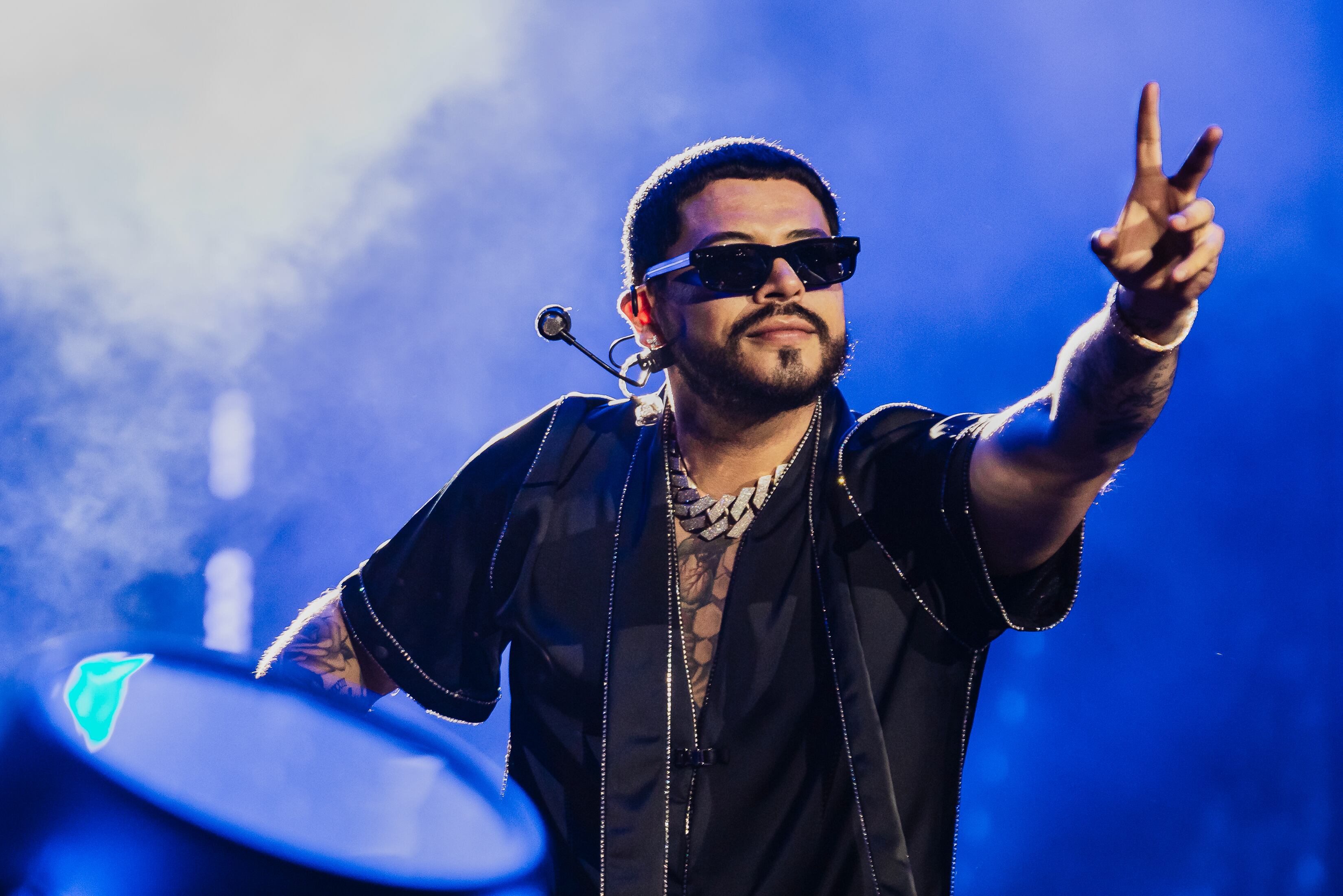 Eduin Caz, del Grupo Firme, actúa durante un concierto como parte de las actividades del FIFA Fan Fest 2026 en el Parque Fundidora, el 25 de junio de 2026, en Monterrey, México. (Photo by Medios y Media/Getty Images)