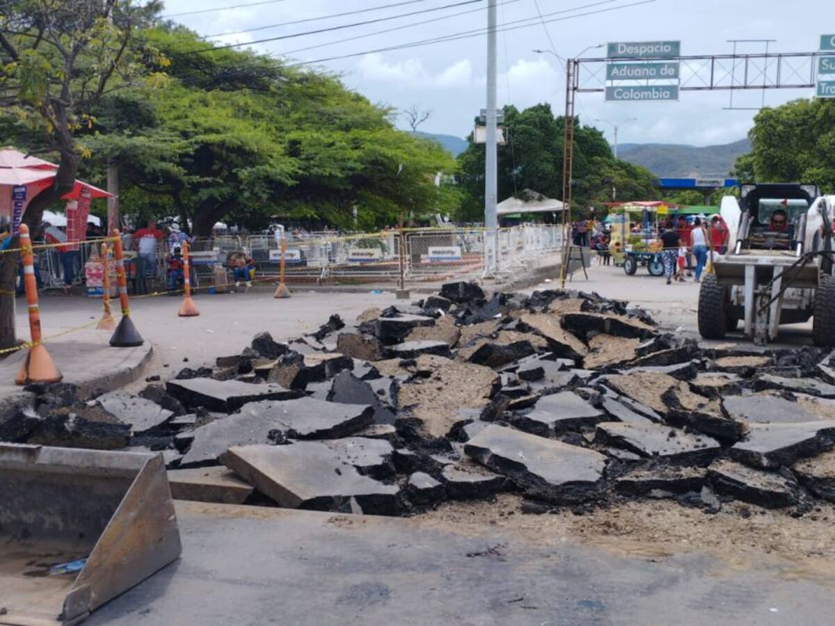 Invías repara pavimento y corredores peatonales de puentes internacionales