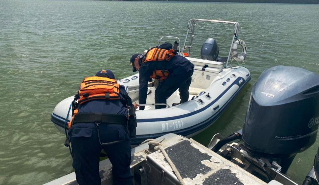 Armada recupera bote que habría sido robado en cercanías a Cartagena