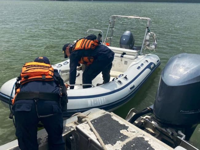 Armada recupera bote que habría sido robado en cercanías a Cartagena