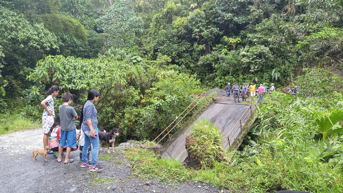 Tras colapso de un puente, incomunicada La Victoria con el centro de Boyacá