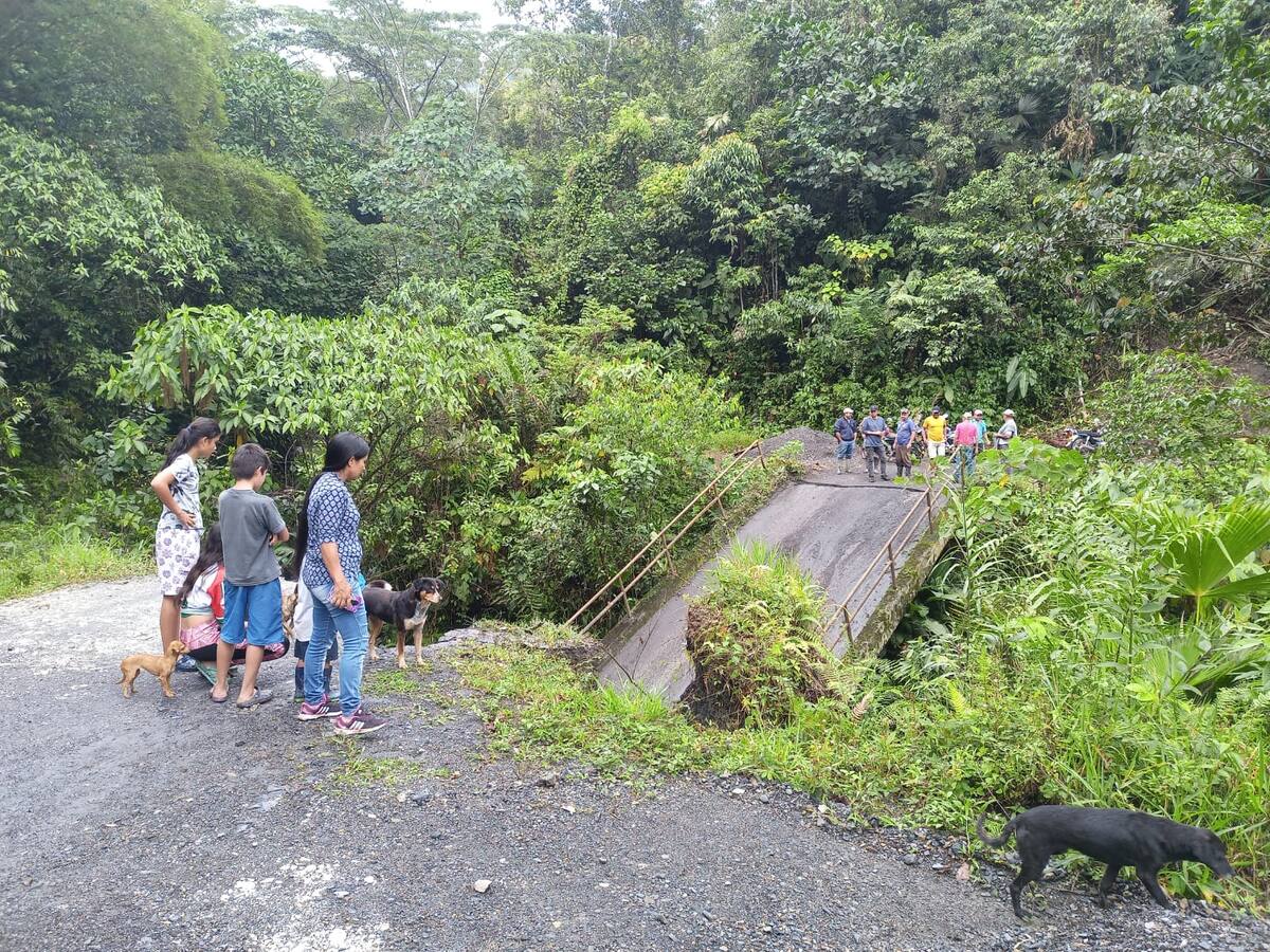 Tras colapso de un puente, incomunicada La Victoria con el centro de Boyacá