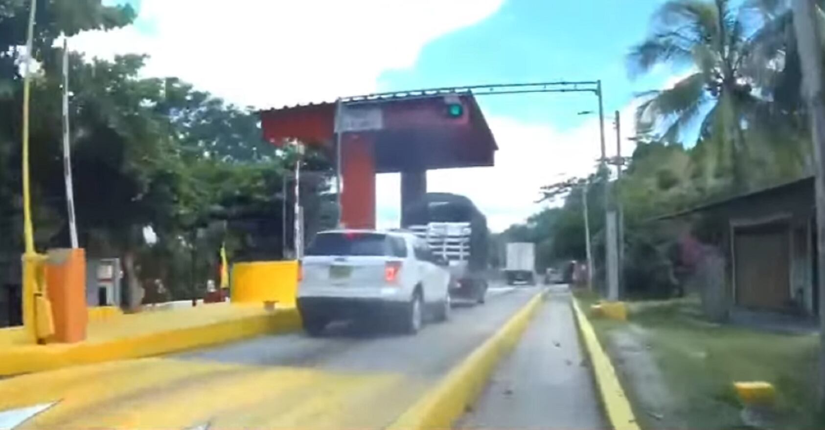 Habitantes de tres departamentos piden retirar un peaje en Santander.