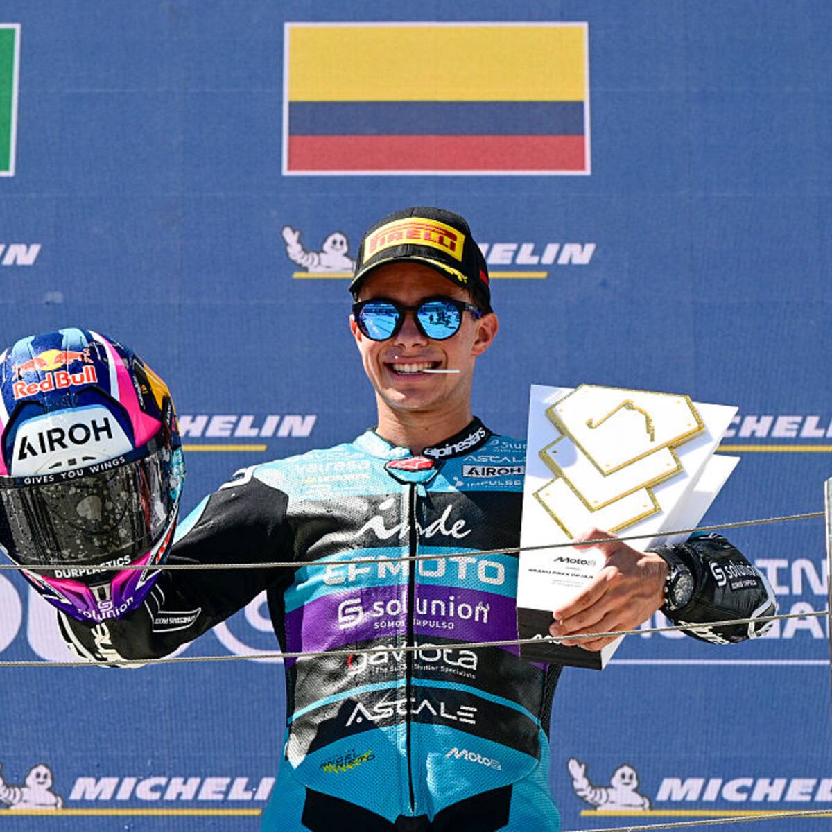 Orgullo colombiano: Así sonó el himno nacional en Hungría tras la victoria de David Alonso en Moto2